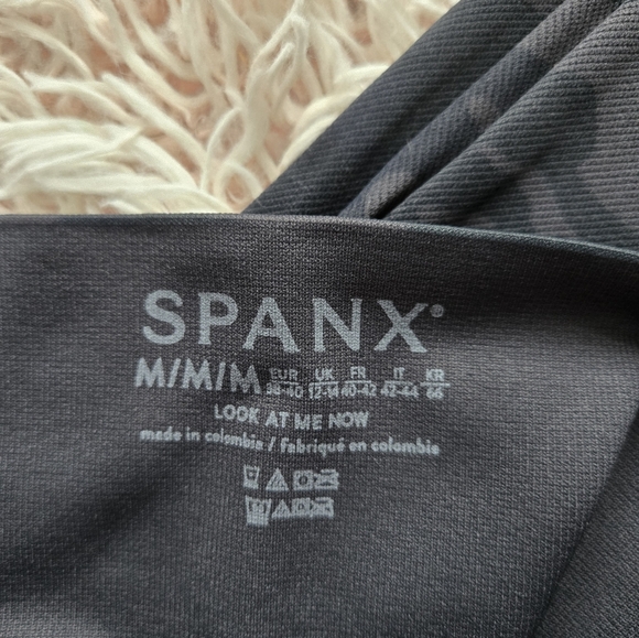 🩶NWT Spanx Look at Me Now camo leggings - Picture 8 of 8